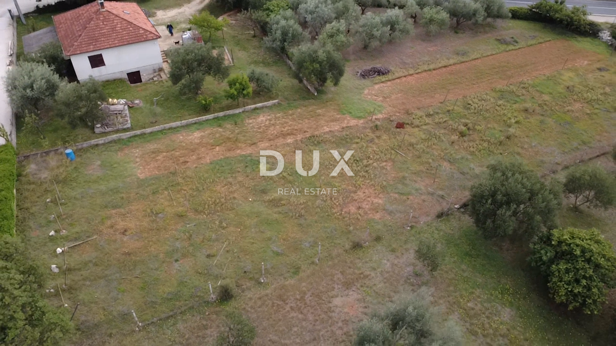 ZADAR, POLIČNIK – Zazidljivo zemljišče 2.166 m², Odlična lokacija