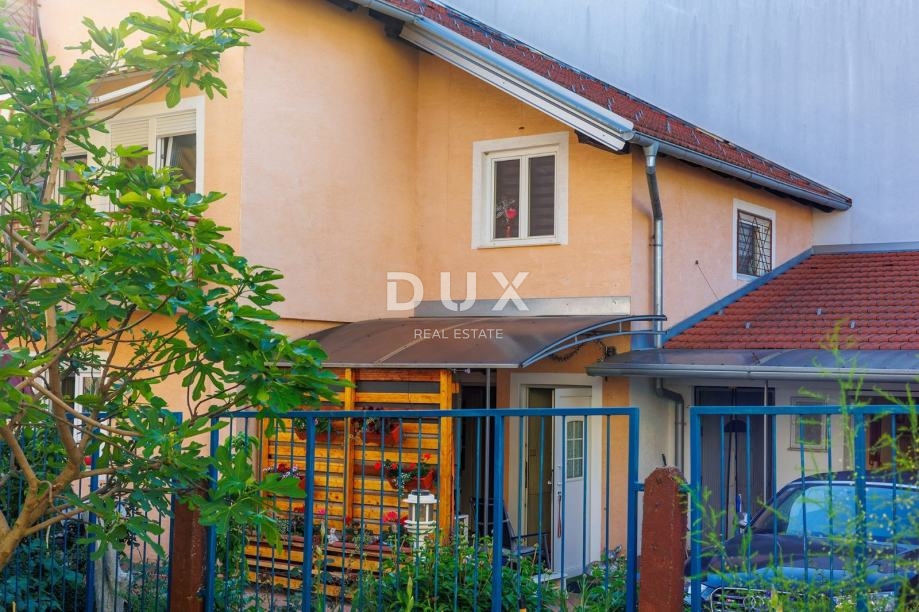 ZAGREB, DUBRAVA - Prostorna hiša v treh nadstropjih z dvoriščem, savno in možnostjo treh stanovanj