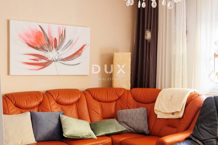 ZAGREB, DUBRAVA - Prostorna hiša v treh nadstropjih z dvoriščem, savno in možnostjo treh stanovanj