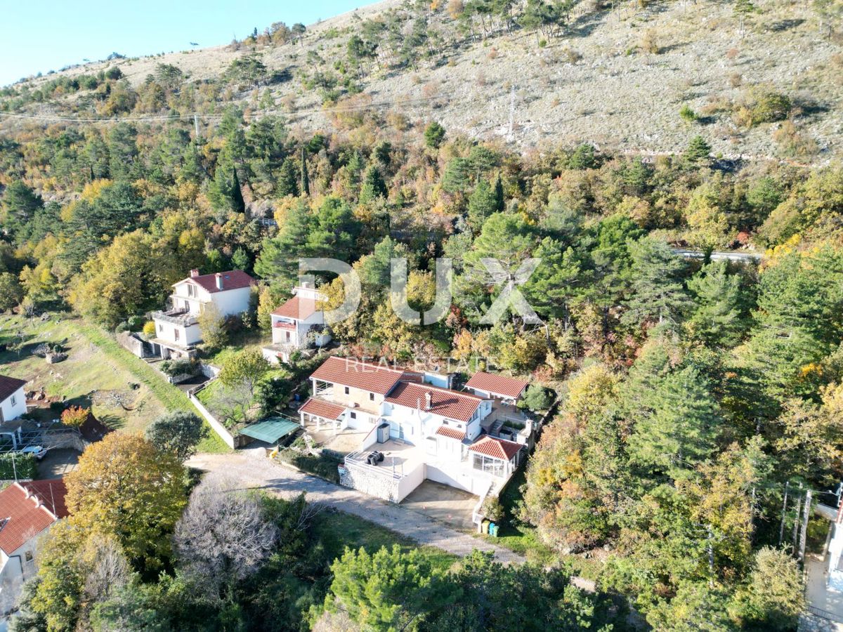 OPATIJA, BRSEČ, NAČINOVIĆI - gradbeno zemljišče 543m2 s projektom za vilo in panoramskim pogledom na morje 