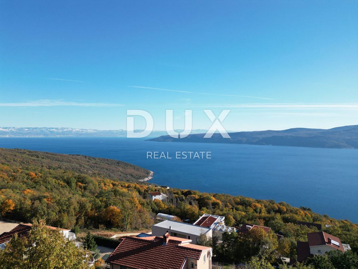 OPATIJA, BRSEČ, NAČINOVIĆI - gradbeno zemljišče 543m2 s projektom za vilo in panoramskim pogledom na morje 