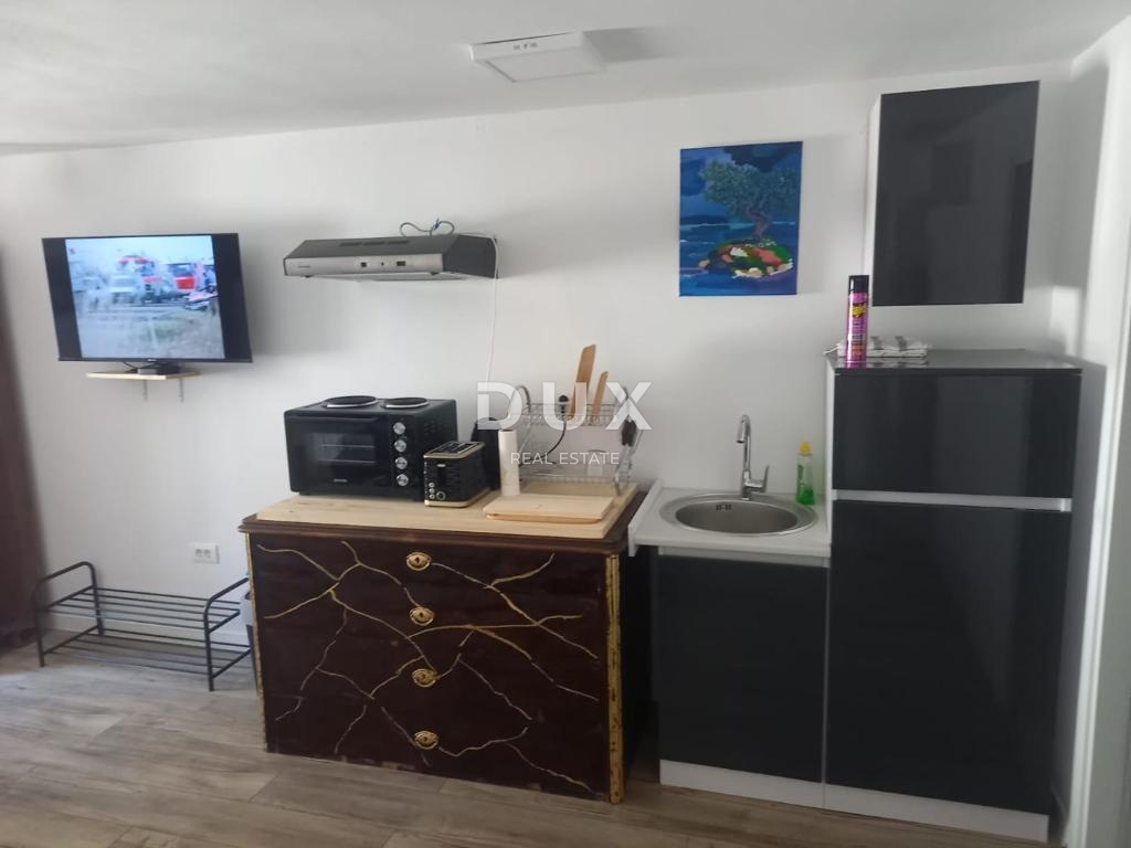 ISTRA, VODNJAN - Obnovljena hiša z dvema apartmajema