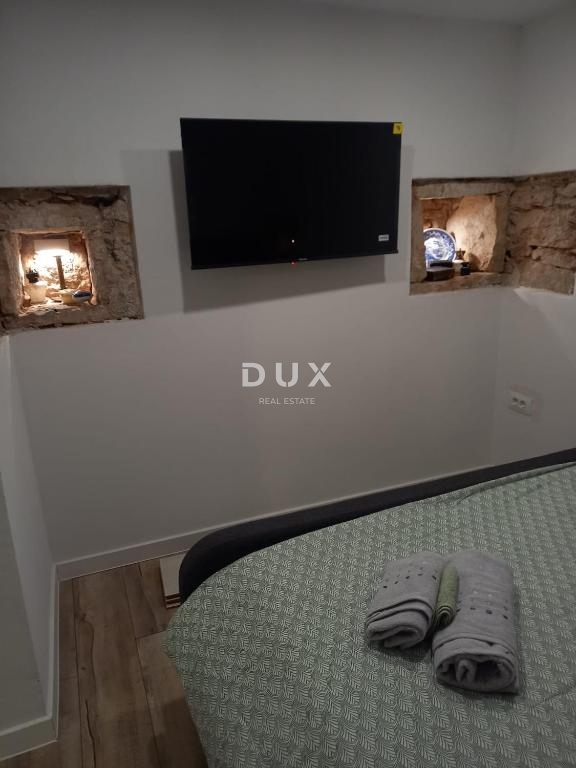 ISTRA, VODNJAN - Obnovljena hiša z dvema apartmajema