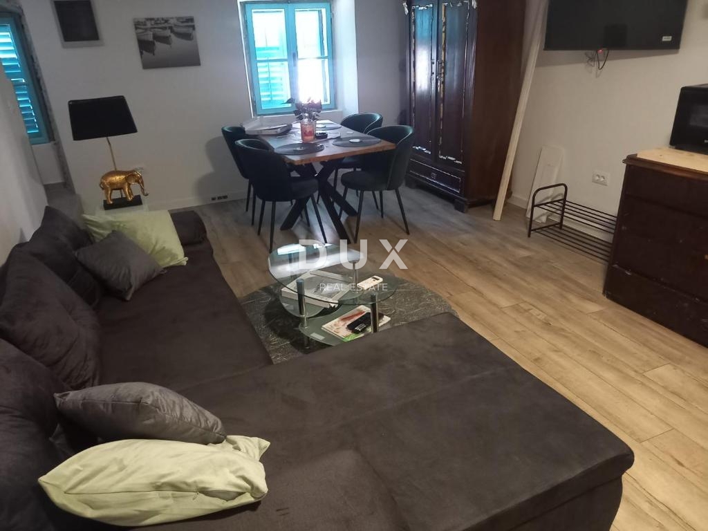 ISTRA, VODNJAN - Obnovljena hiša z dvema apartmajema