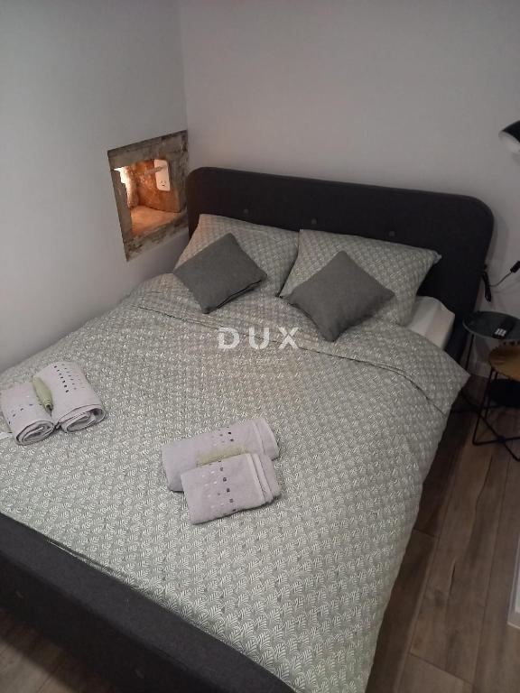 ISTRA, VODNJAN - Obnovljena hiša z dvema apartmajema