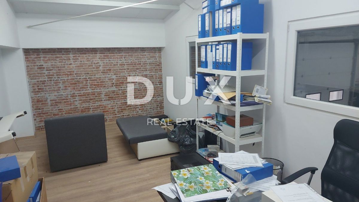 RIJEKA, ČAVLE - gospodarsko poslopje 380 m2, na stavbnem zemljišču velikosti 3763 m2