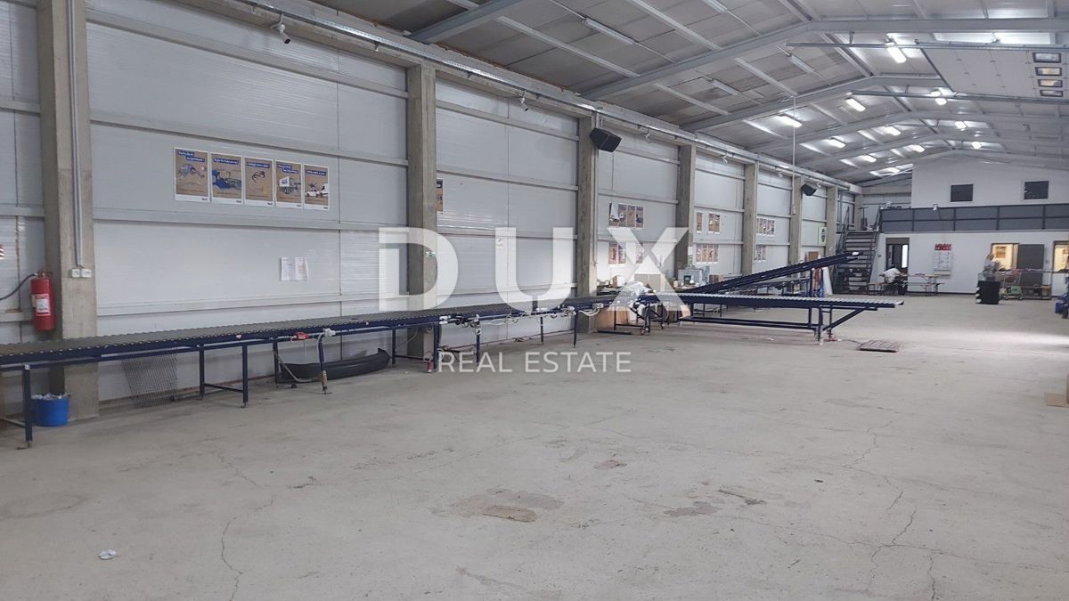 RIJEKA, ČAVLE - gospodarsko poslopje 380 m2, na stavbnem zemljišču velikosti 3763 m2