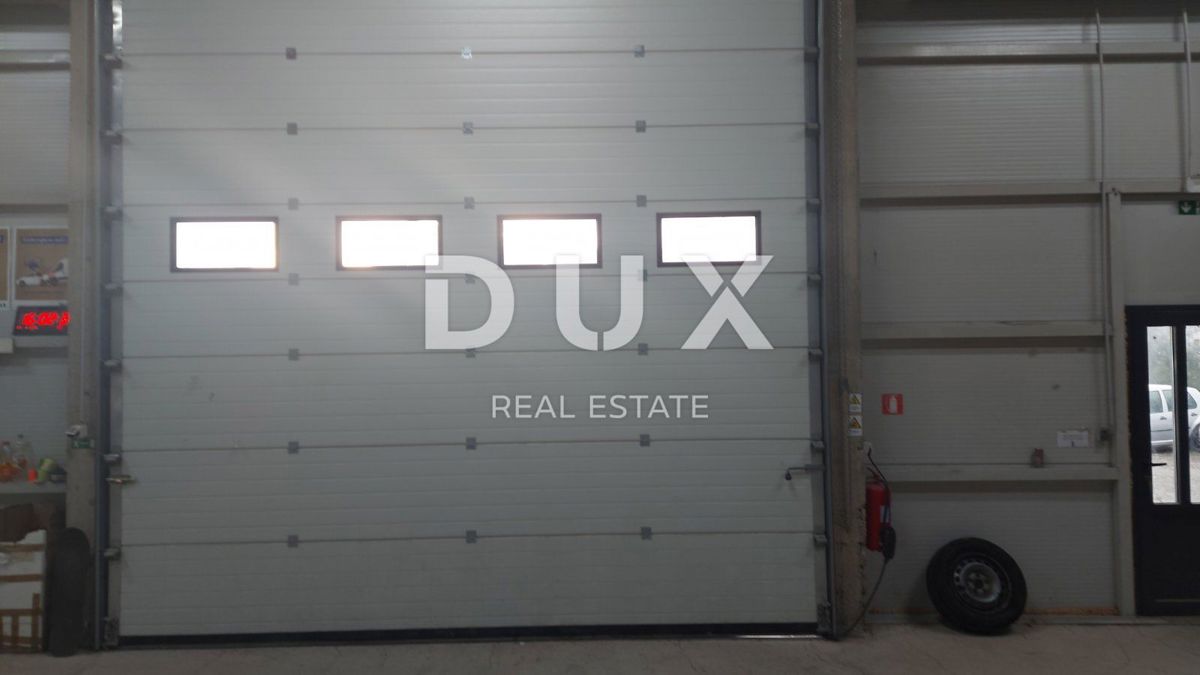 RIJEKA, ČAVLE - gospodarsko poslopje 380 m2, na stavbnem zemljišču velikosti 3763 m2