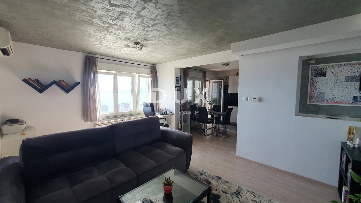 RIJEKA, TURNIĆ – Sončno stanovanje s panoramskim pogledom na morje