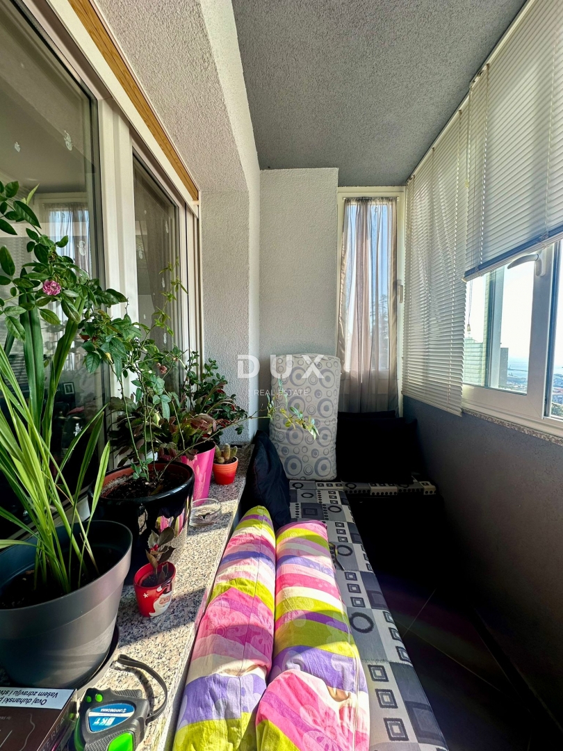 RIJEKA, TURNIĆ – Sončno stanovanje s panoramskim pogledom na morje