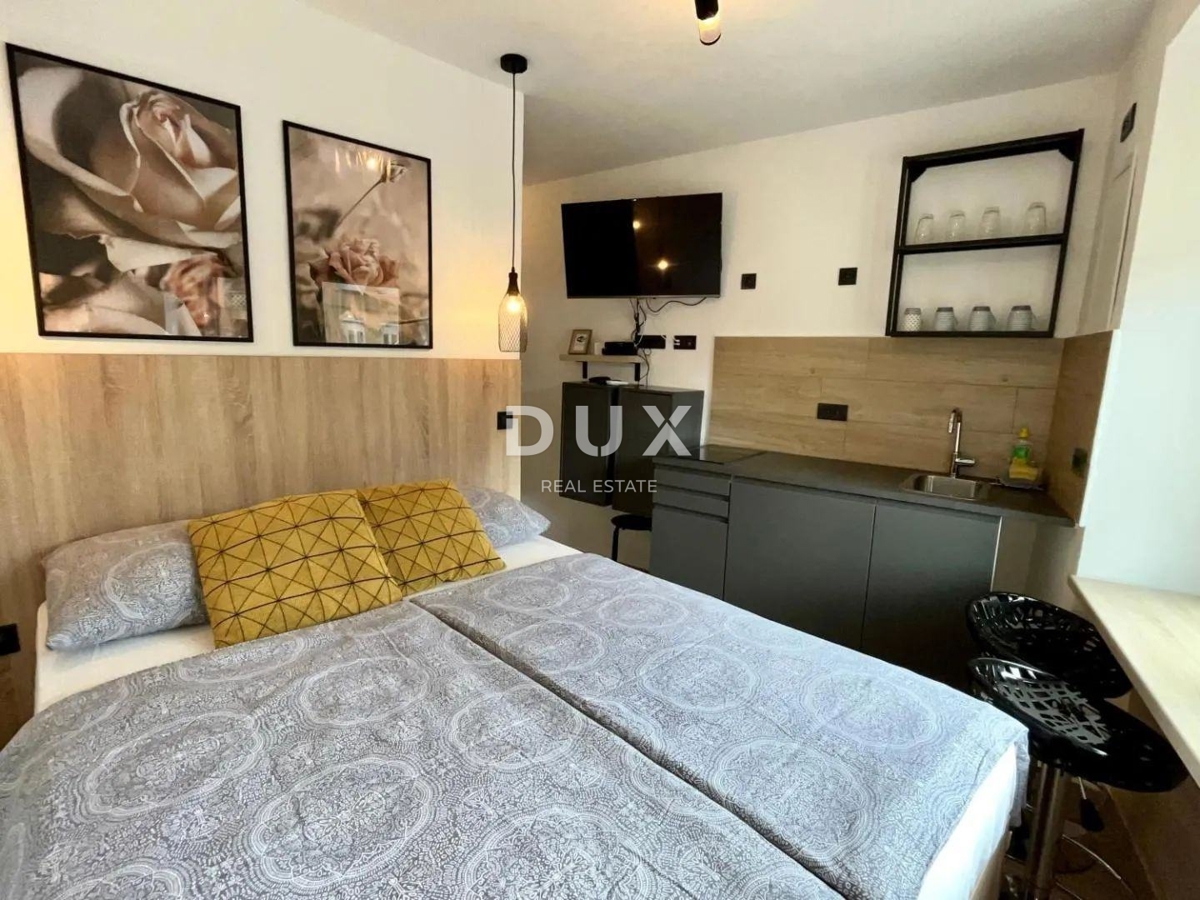 CRIKVENICA - Vrstna hiša, v središču Crikvenice