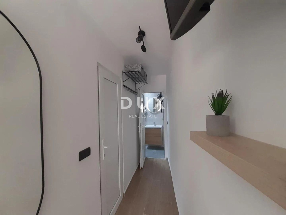 CRIKVENICA - Vrstna hiša, v središču Crikvenice