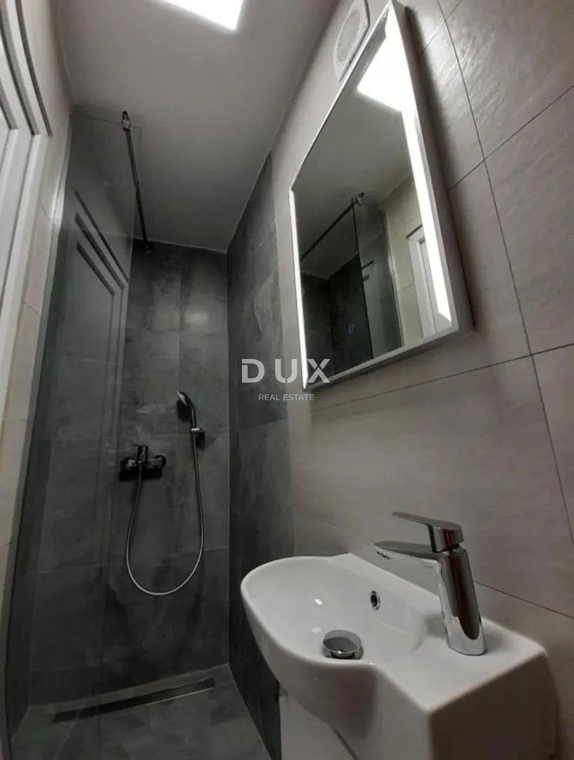 CRIKVENICA - Vrstna hiša, v središču Crikvenice