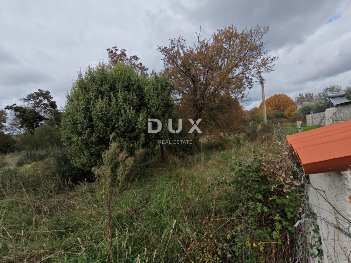 ISTRA, PULA - Prostorno kmetijsko zemljišče 11420m2!