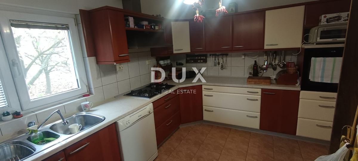 ZAGREB, VRAPČE - Družinska hiša na mirni lokaciji