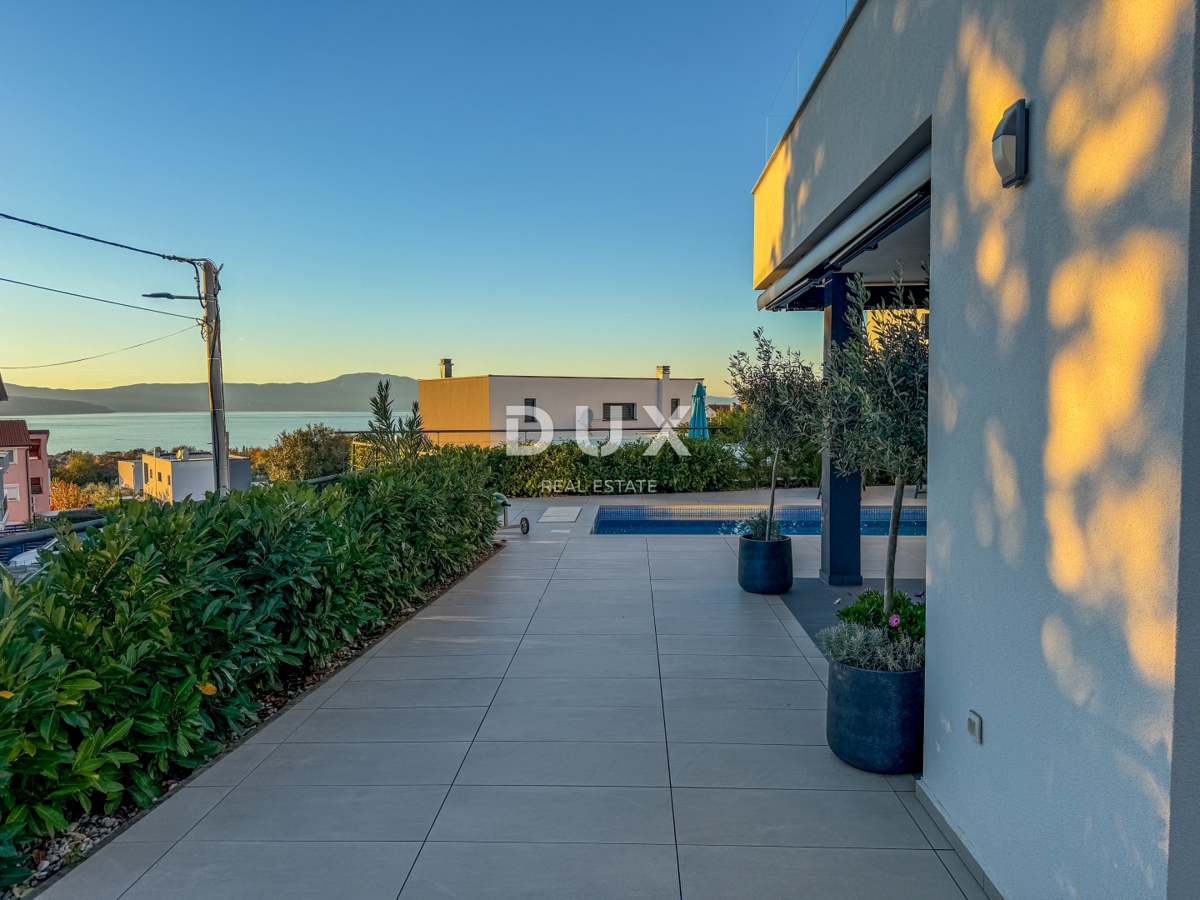 OTOK KRK, MALINSKA – samostojna vila z bazenom, pogledom na morje in popolno zasebnostjo