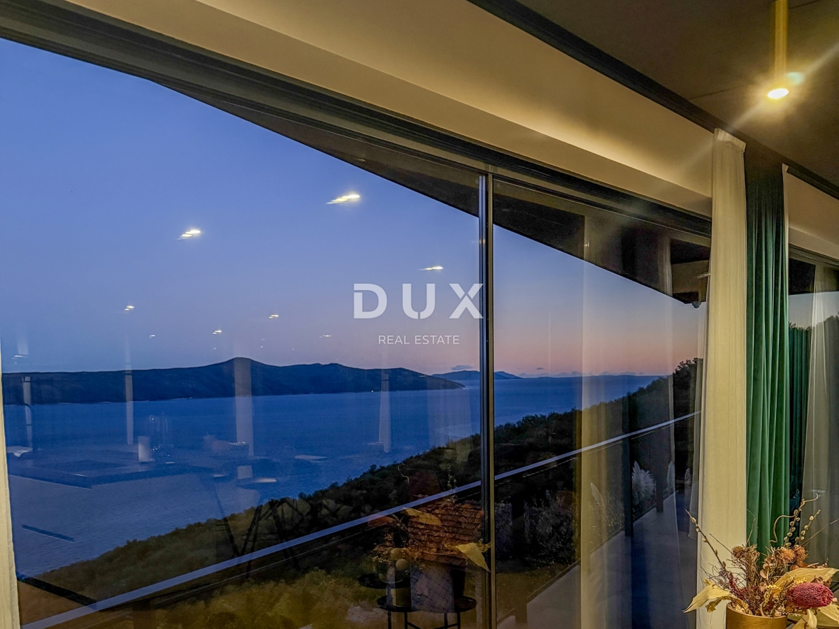 OTOK KRK, MALINSKA – samostojna vila z bazenom, pogledom na morje in popolno zasebnostjo