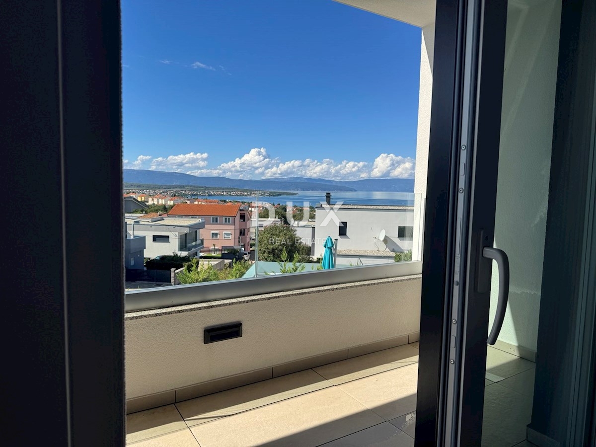 OTOK KRK, MALINSKA – samostojna vila z bazenom, pogledom na morje in popolno zasebnostjo