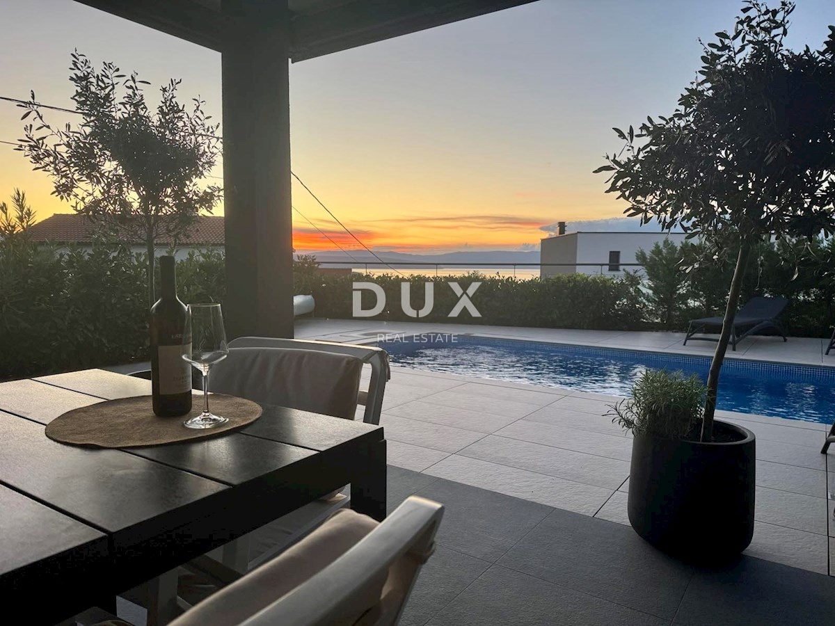 OTOK KRK, MALINSKA – samostojna vila z bazenom, pogledom na morje in popolno zasebnostjo