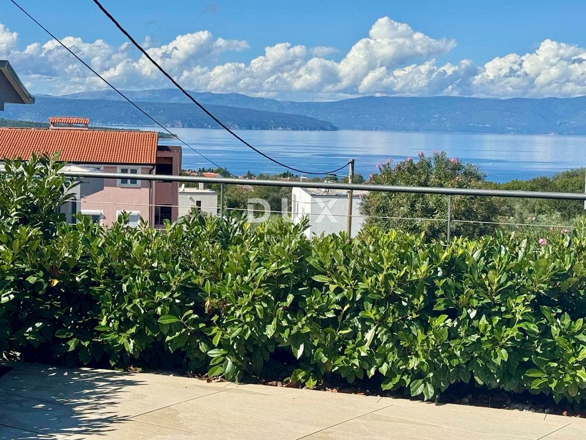 OTOK KRK, MALINSKA – samostojna vila z bazenom, pogledom na morje in popolno zasebnostjo