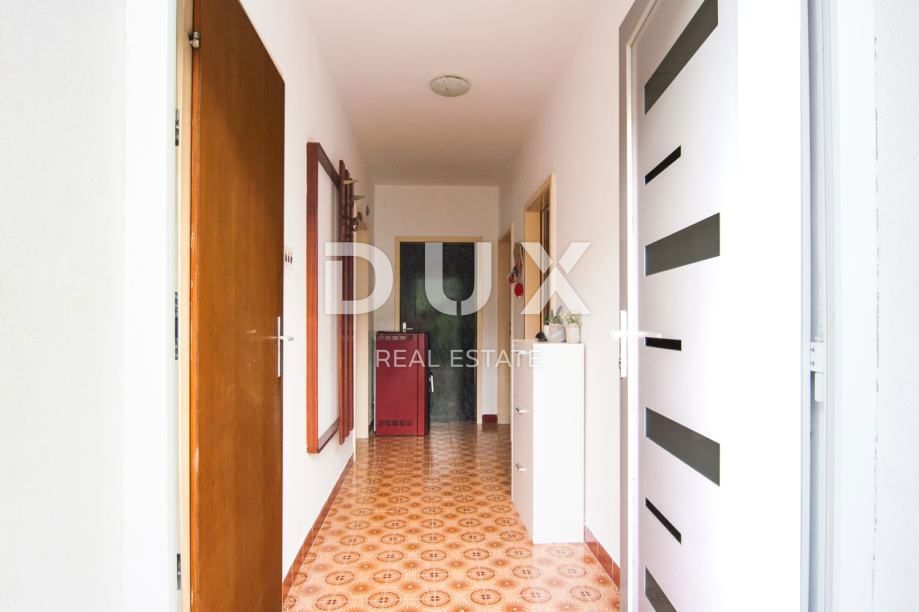 ISTRA, PULA - Prostorno stanovanje na idealni lokaciji z vrtom!