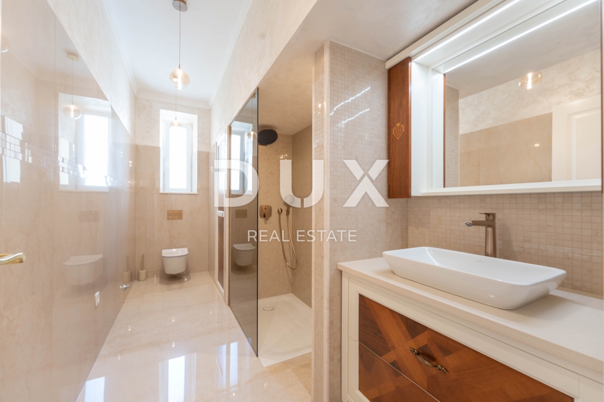 OPATIJA, CENTER - kombinacija luksuza in pristnosti, stanovanje v prenovljeni zgodovinski vili v središču Opatije z razgledom