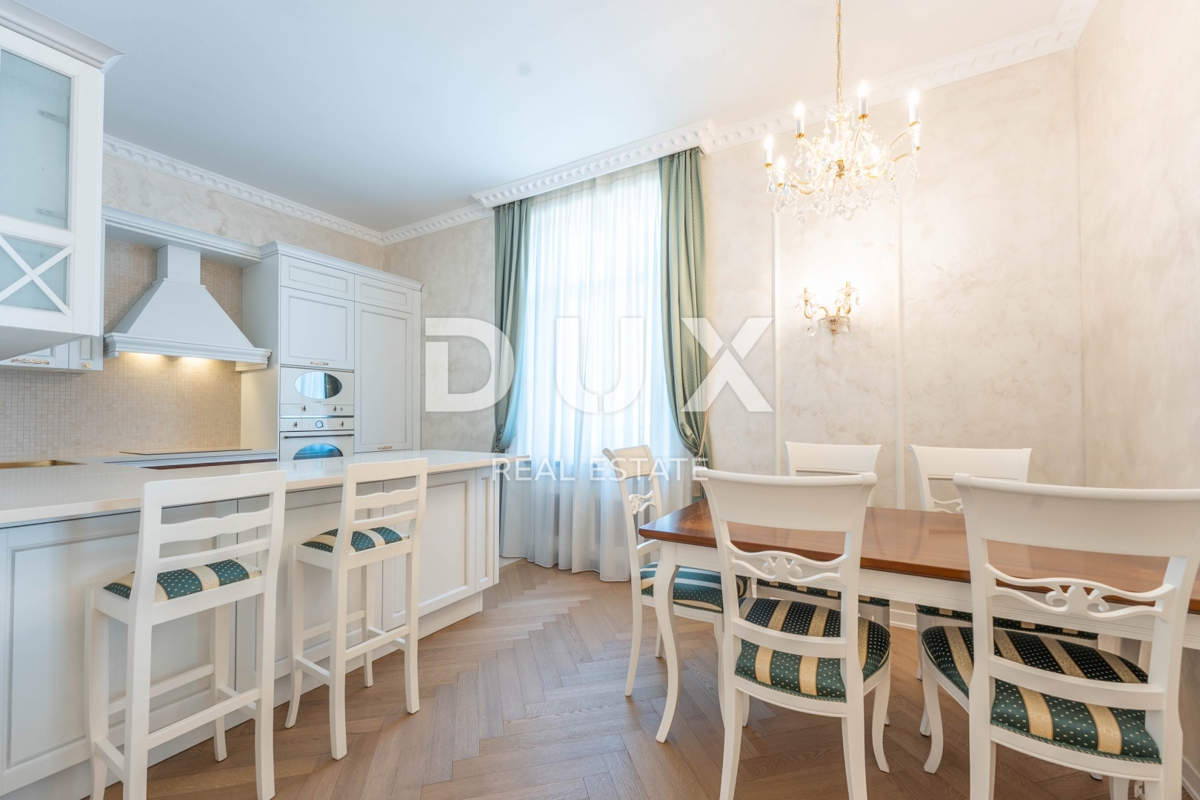 OPATIJA, CENTER - kombinacija luksuza in pristnosti, stanovanje v prenovljeni zgodovinski vili v središču Opatije z razgledom