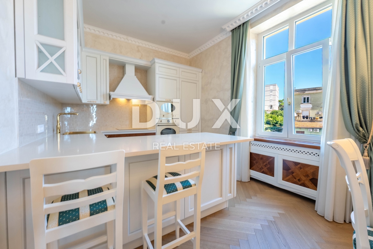 OPATIJA, CENTER - kombinacija luksuza in pristnosti, stanovanje v prenovljeni zgodovinski vili v središču Opatije z razgledom