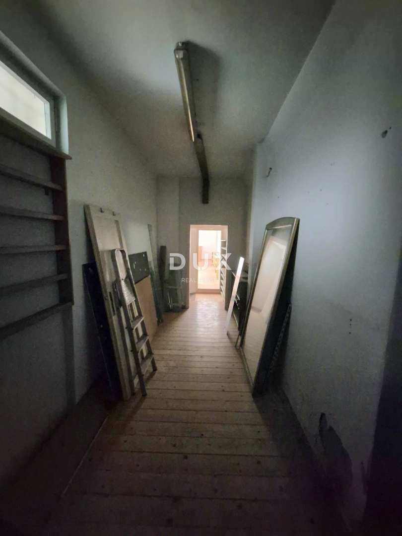 RIJEKA, SUŠAK - poslovni prostor z veliko izložbo, odlična lokacija 52 m2