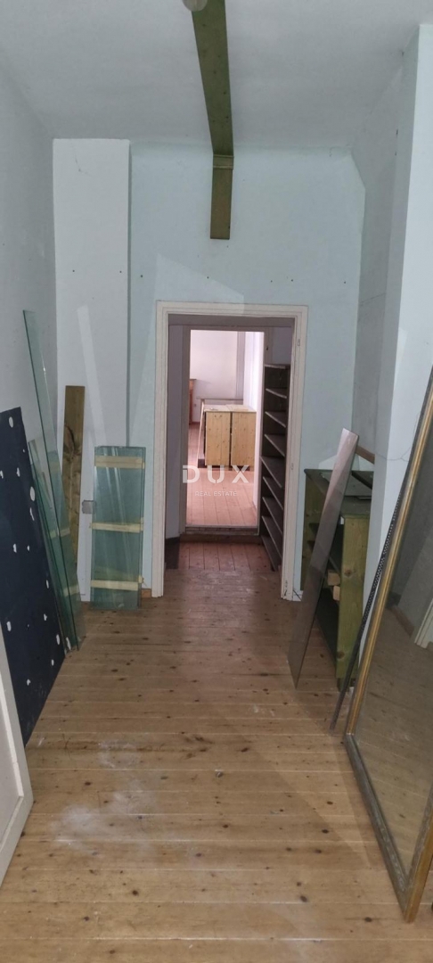 RIJEKA, SUŠAK - poslovni prostor z veliko izložbo, odlična lokacija 52 m2