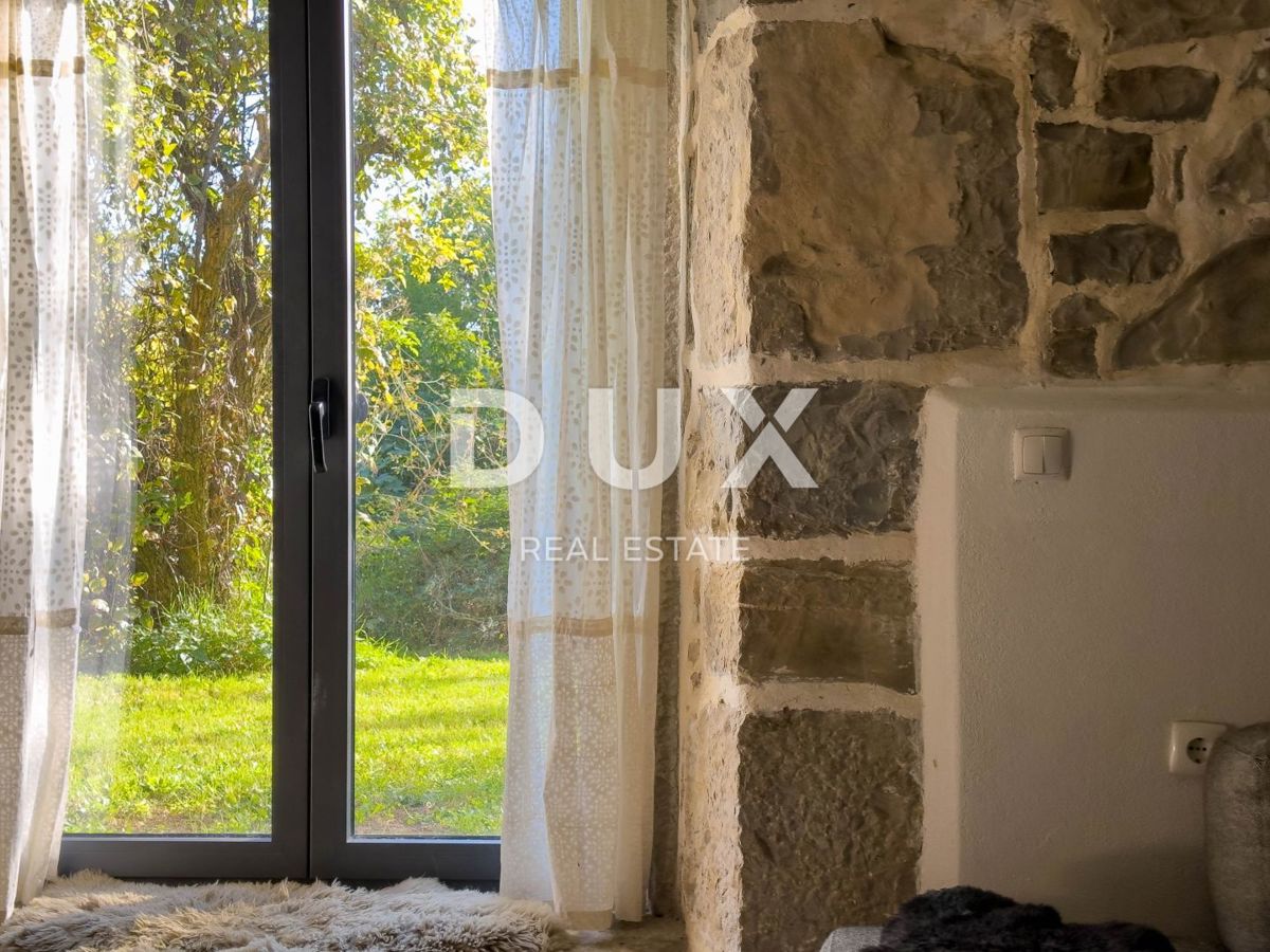 ISTRA, LUPOGLAV, OKOLICA - podeželsko posestvo v Istri z 8 hišami na samem - zemljišče 22.000 m²