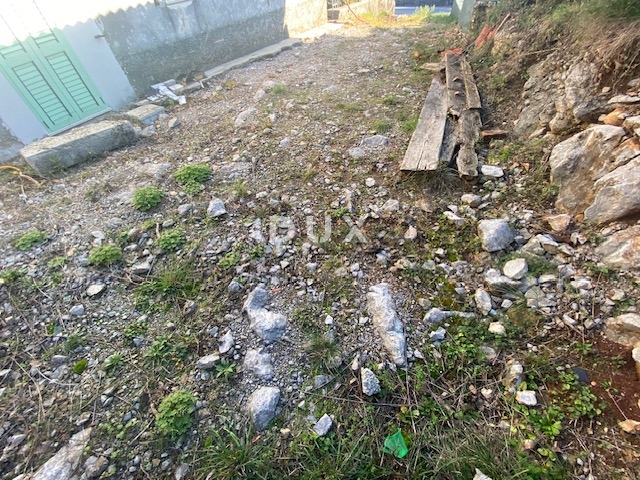 OPATIJA, MATULJI, CENTER - samostojna hiša + vrt na odlični lokaciji! PRILOŽNOST!