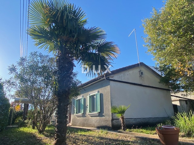 OPATIJA, MATULJI, CENTER - samostojna hiša + vrt na odlični lokaciji! PRILOŽNOST!