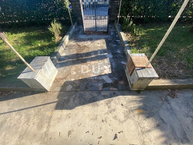 OPATIJA, MATULJI, CENTER - samostojna hiša + vrt na odlični lokaciji! PRILOŽNOST!