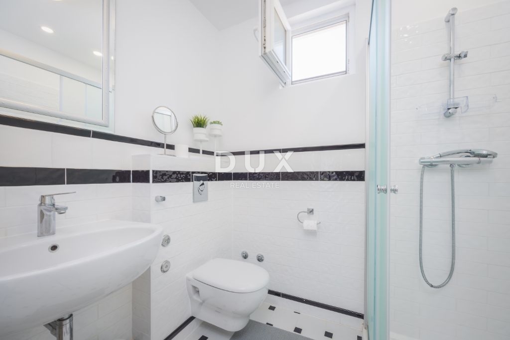 ISTRA, MEDULIN - Samostojna hiša s tremi stanovanjskimi enotami in bazenom!