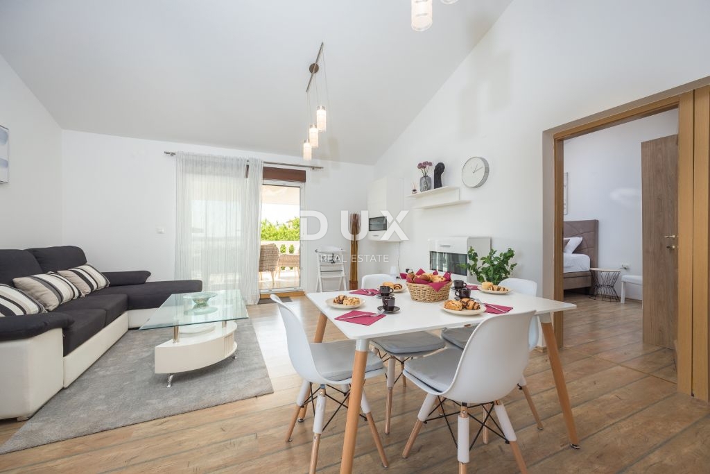 ISTRA, MEDULIN - Samostojna hiša s tremi stanovanjskimi enotami in bazenom!