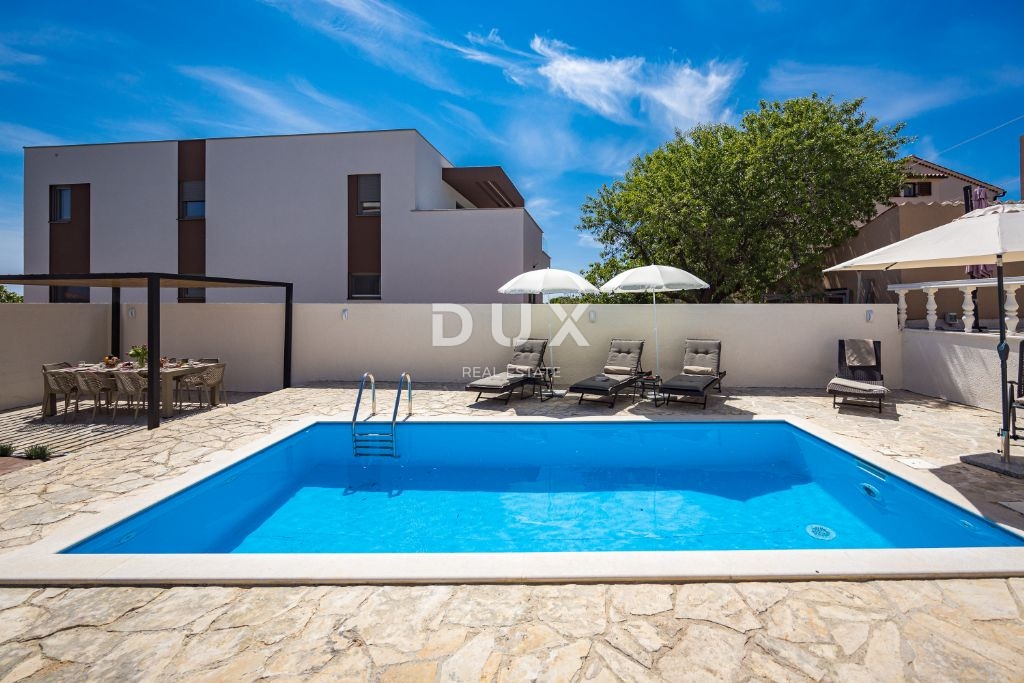 ISTRA, MEDULIN - Samostojna hiša s tremi stanovanjskimi enotami in bazenom!