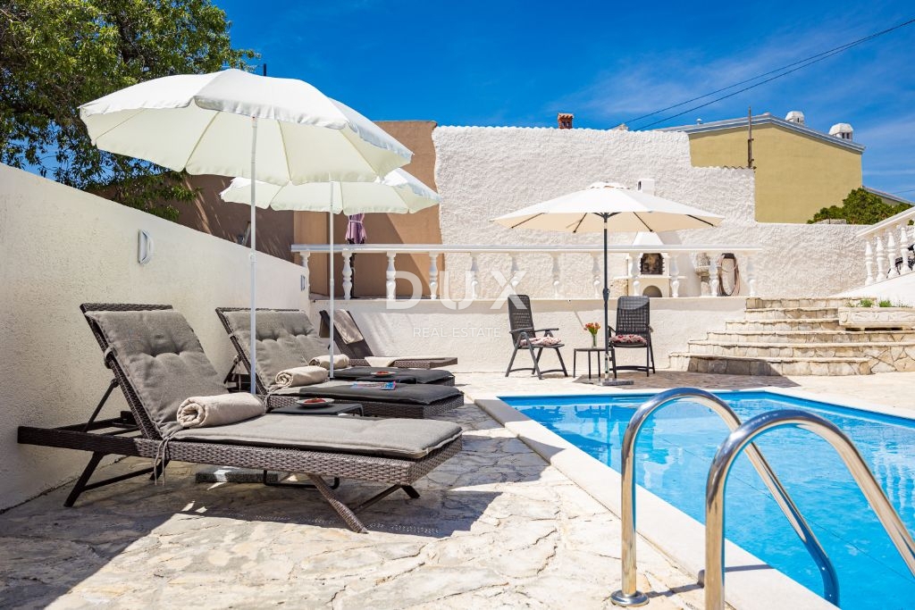 ISTRA, MEDULIN - Samostojna hiša s tremi stanovanjskimi enotami in bazenom!