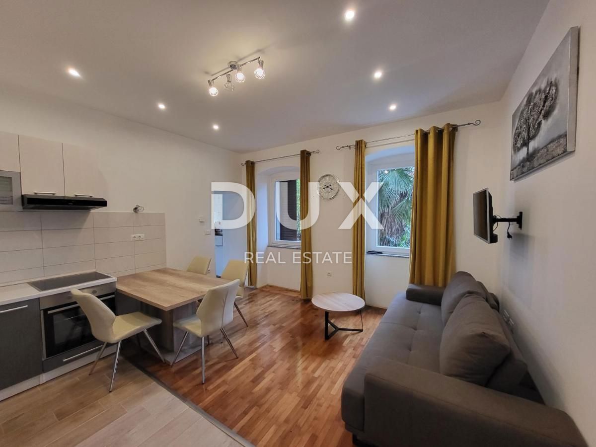 OPATIJA, VOLOSKO - Popolnoma prenovljen apartma 100 metrov od morja!