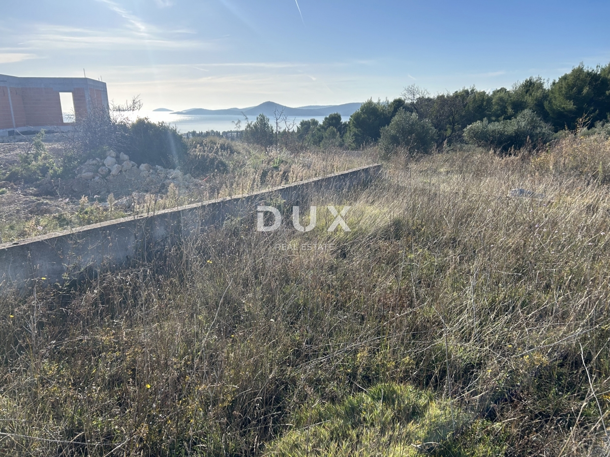 ŠIBENIK, VODICE – Atraktivno zemljišče s pogledom na morje