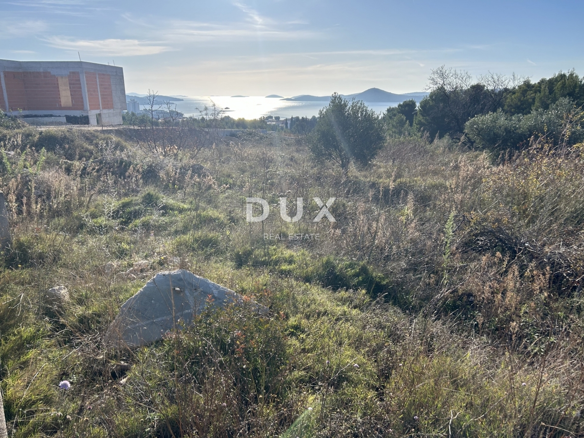 ŠIBENIK, VODICE – Atraktivno zemljišče s pogledom na morje