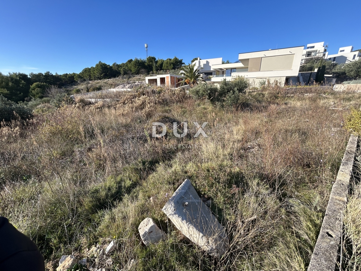 ŠIBENIK, VODICE – Atraktivno zemljišče s pogledom na morje