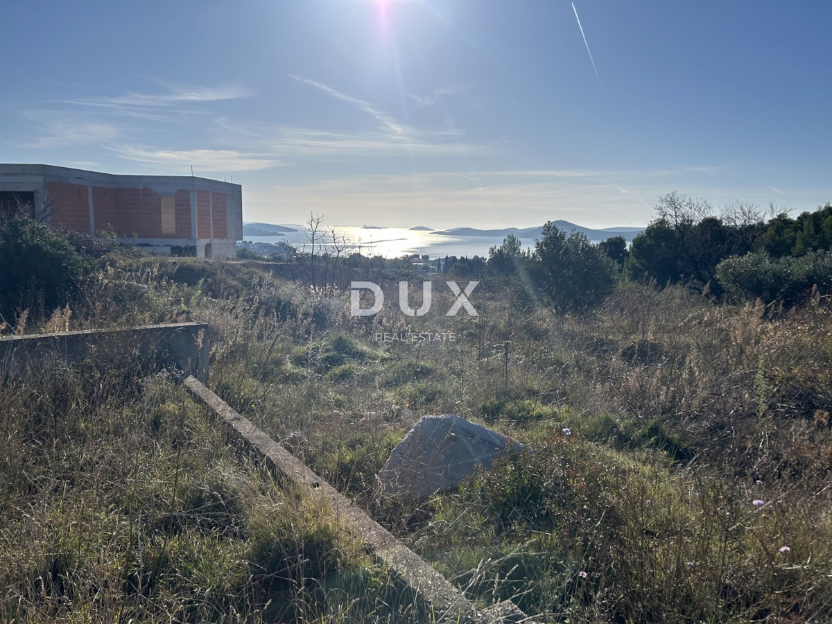 ŠIBENIK, VODICE – Atraktivno zemljišče s pogledom na morje
