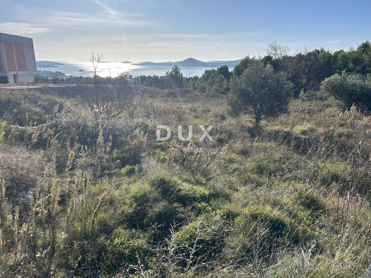 ŠIBENIK, VODICE – Atraktivno zemljišče s pogledom na morje