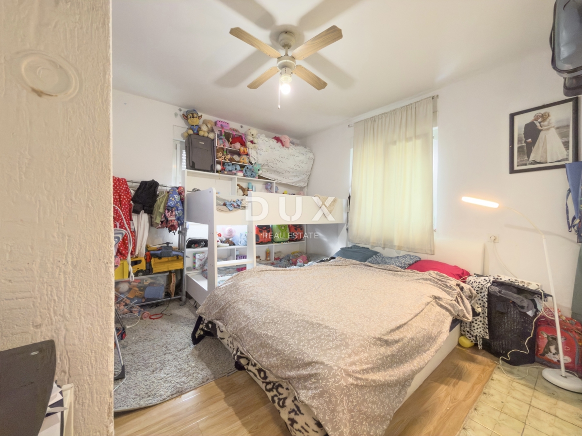 OTOK KRK, MESTO KRK - Apartma na odlični lokaciji, NUJNA PRODAJA!