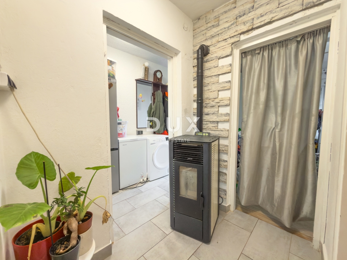 OTOK KRK, MESTO KRK - Apartma na odlični lokaciji, NUJNA PRODAJA!