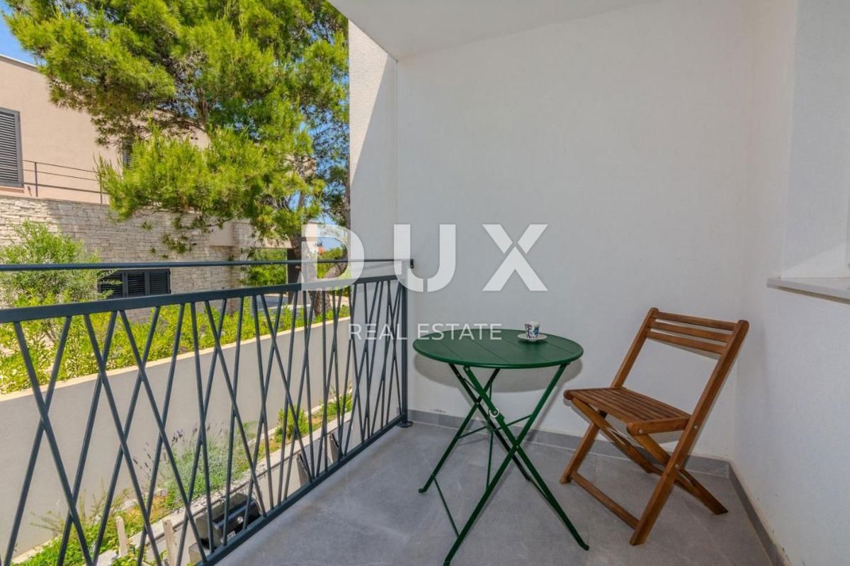 ZADAR, ZATON - Moderna vrstna hiša 1. vrsta do morja A