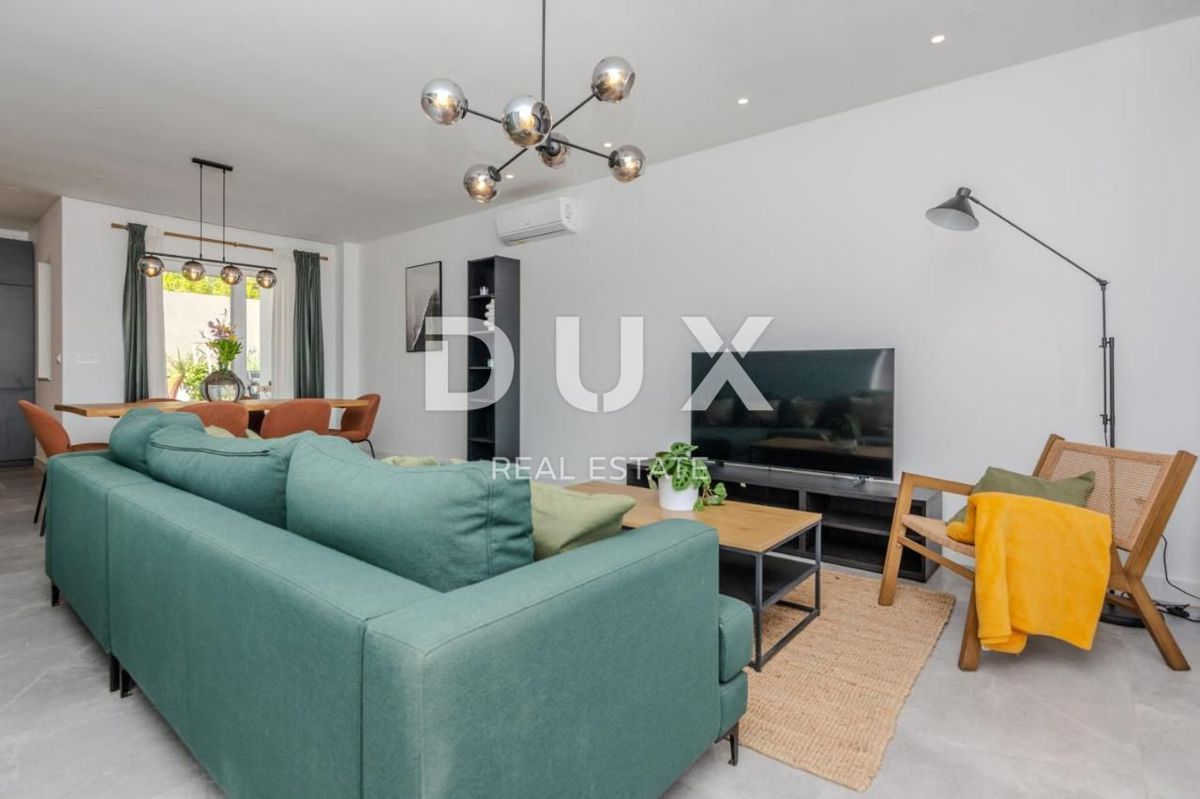 ZADAR, ZATON - Moderna vrstna hiša 1. vrsta do morja A