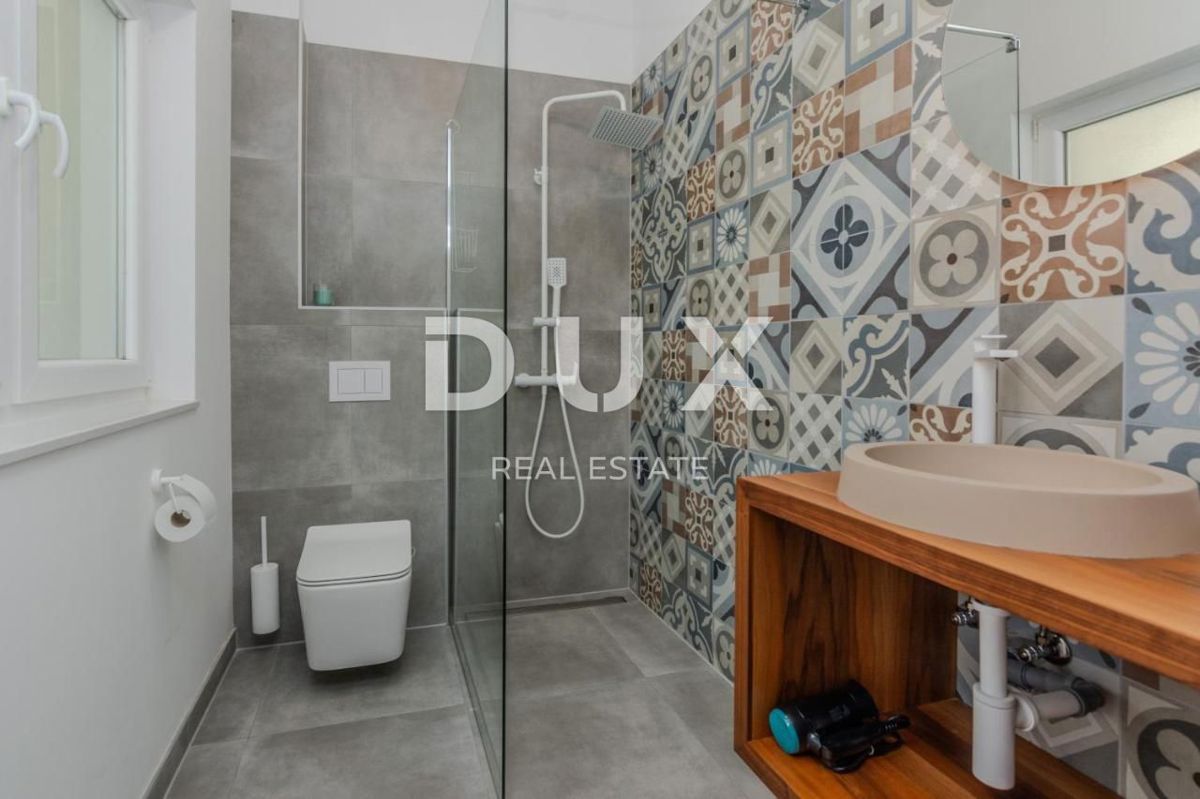 ZADAR, ZATON - Moderna vrstna hiša 1. vrsta do morja A