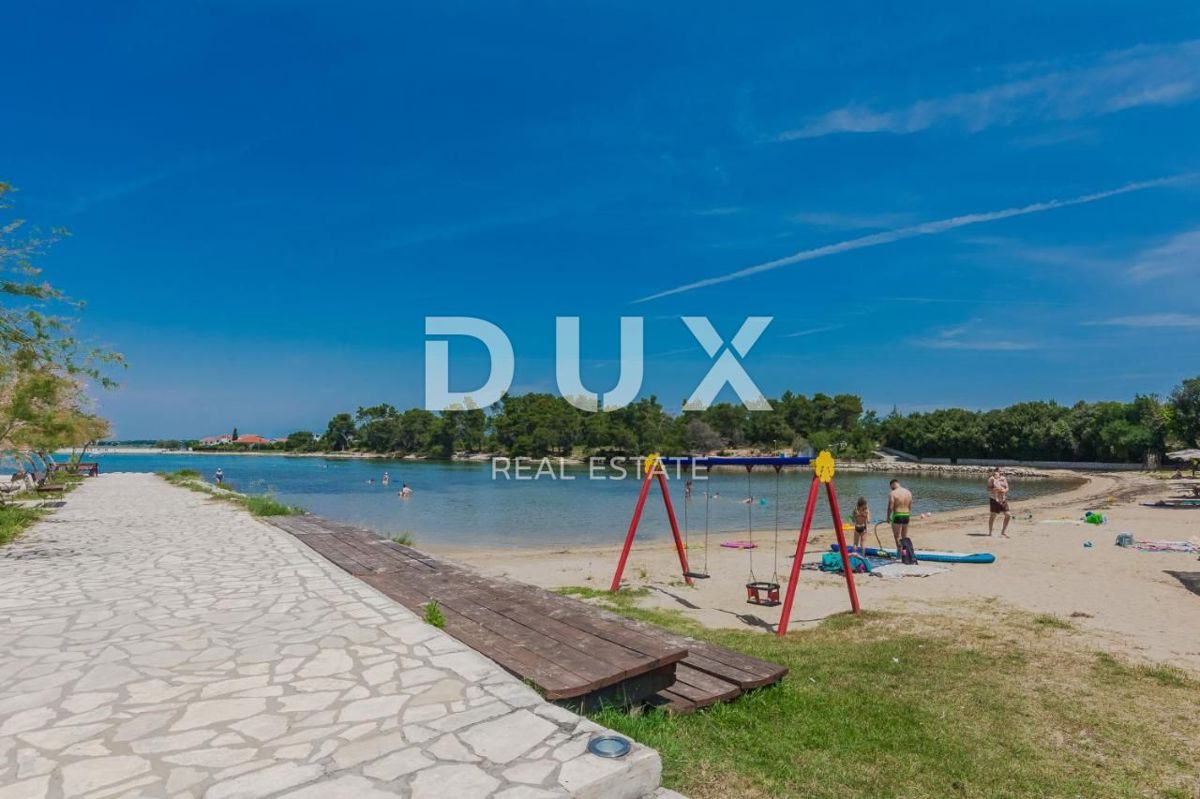 ZADAR, ZATON - Moderna vrstna hiša 1. vrsta do morja A